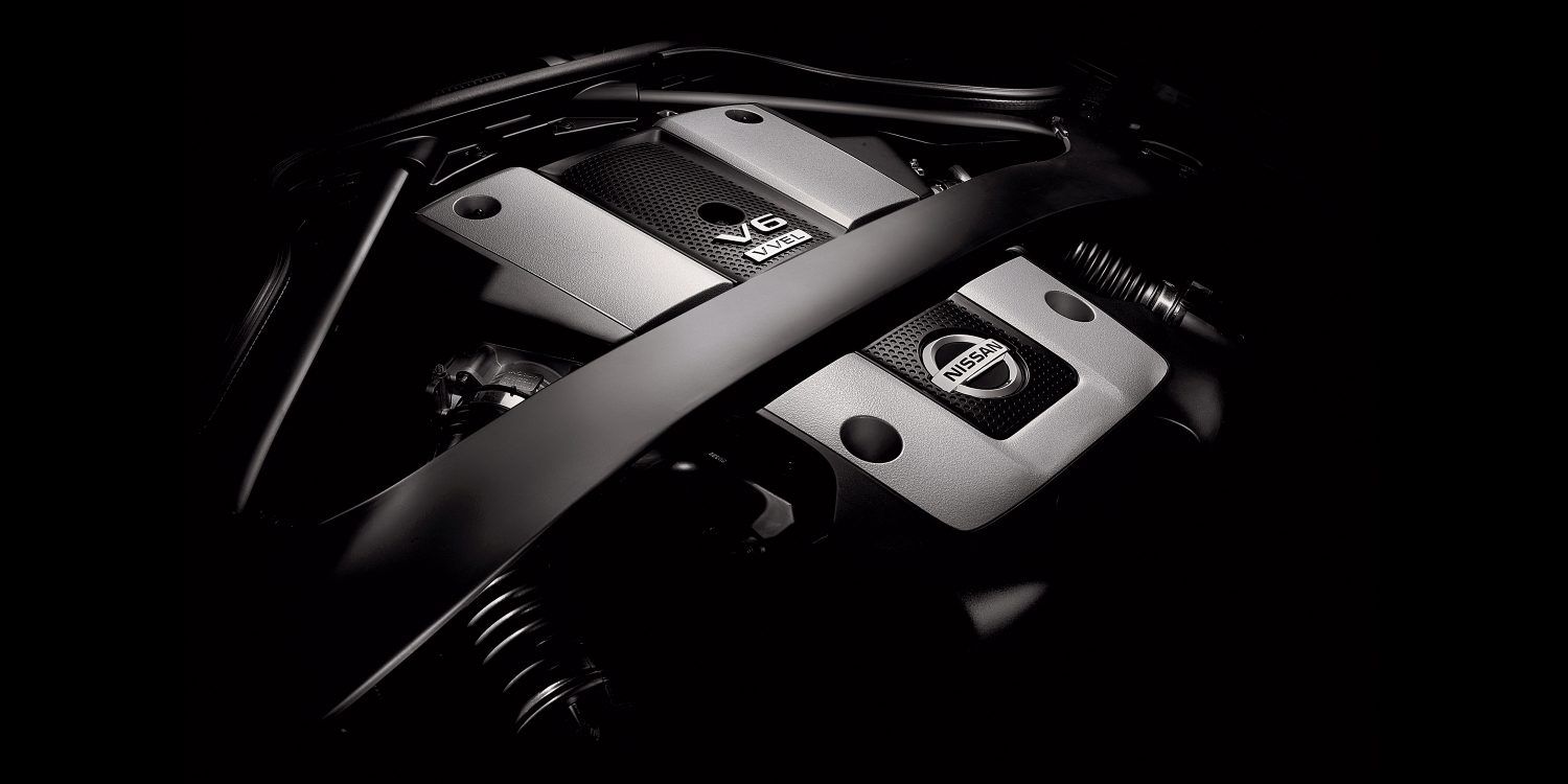 Nissan 370Z Coupe car VQ V6 Engine